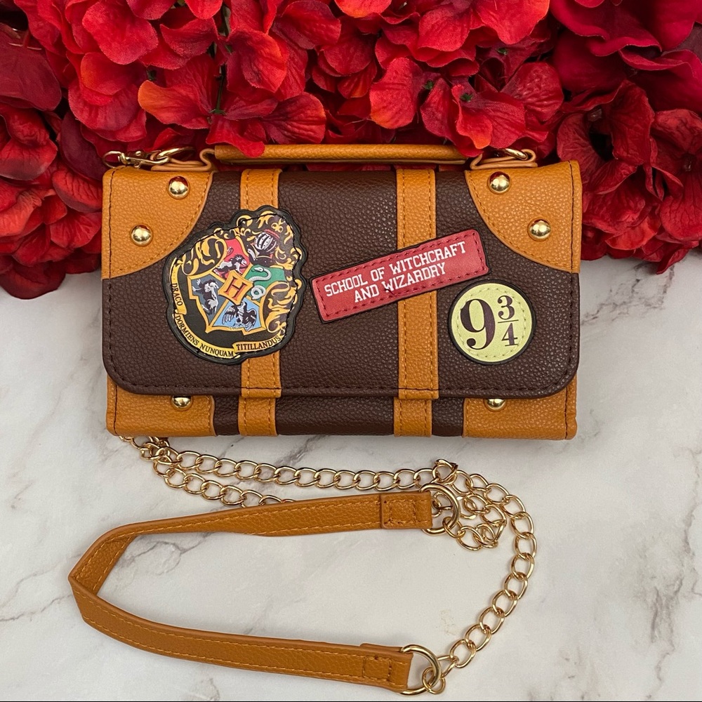 Harry Potter Hogwarts School Trunk Clutch Handbag Crossbody - Picture 5 of 16